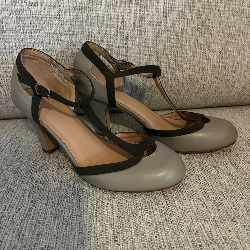 Chic Two-Tone Women's Heels